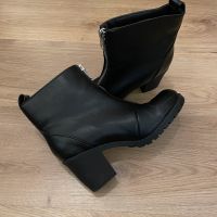 Boots • Gr. 38 • schwarz • Lederimitat • Blockabsatz Düsseldorf - Urdenbach Vorschau