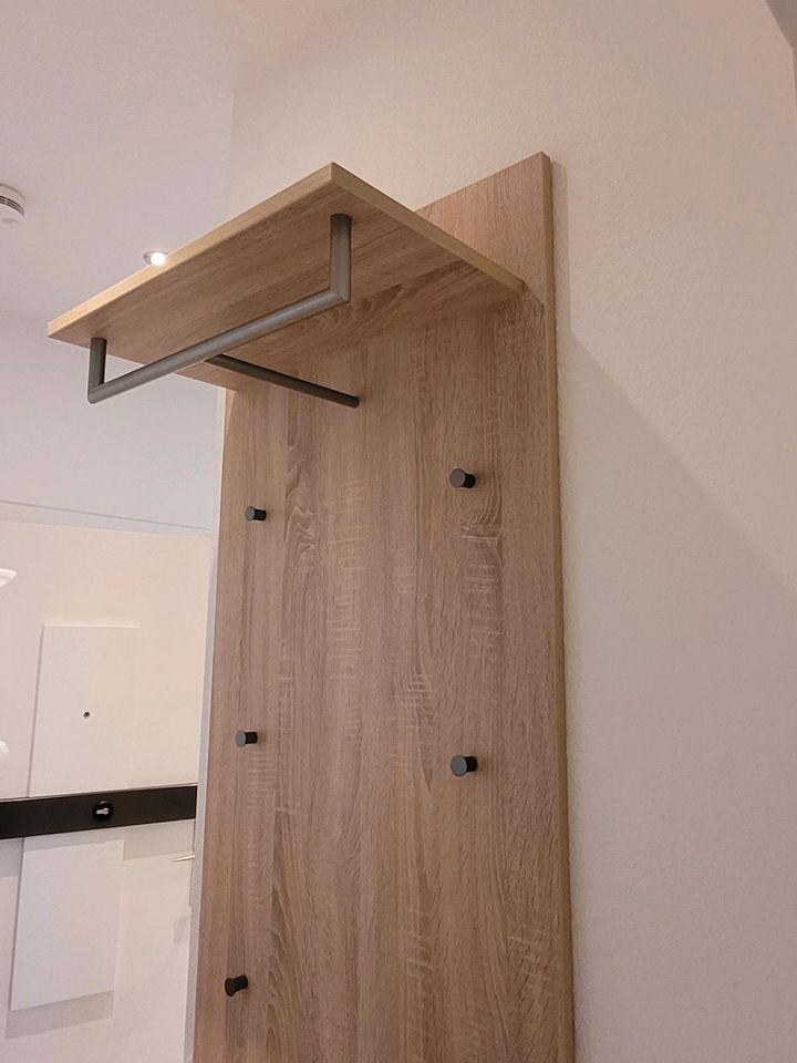 Moderne Garderobe - Flur - mit Ablage in Hannover