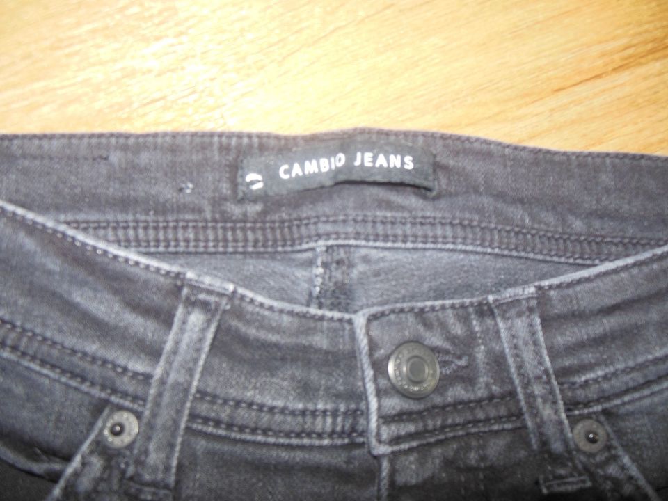 Jeans schwarz Cambio Größe S in Stuttgart