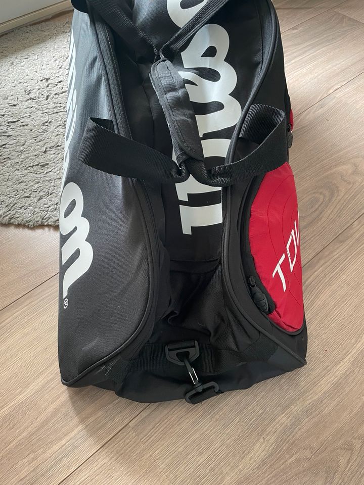 Wilson Tour Tennistasche in rot/schwarz/weiss in Berlin