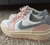 Nike Air Jordan Sneaker Damen Rose 38.5 Niedersachsen - Wolfenbüttel Vorschau