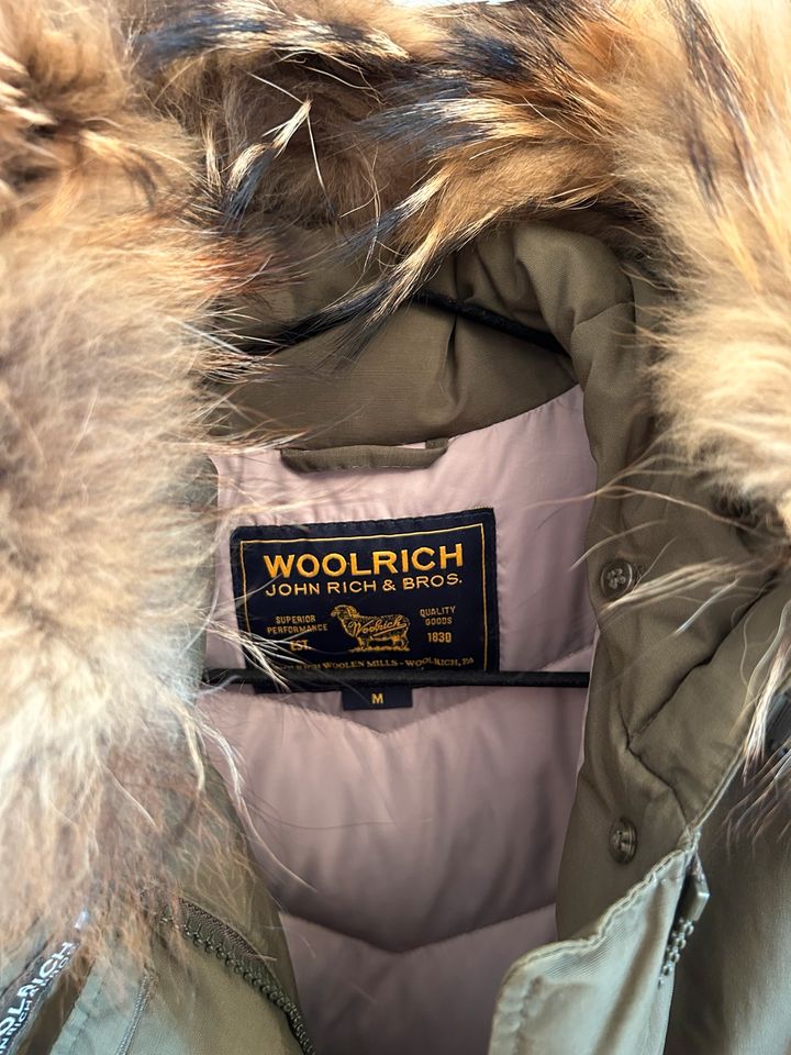 WOOLRICH Daunen Mantel Parka Größe M Khaki extra warm in Frankfurt am Main