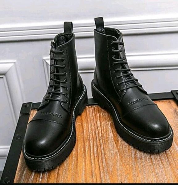 Herren Springer Stiefel schwarz in Köln - Porz | eBay Kleinanzeigen ist  jetzt Kleinanzeigen