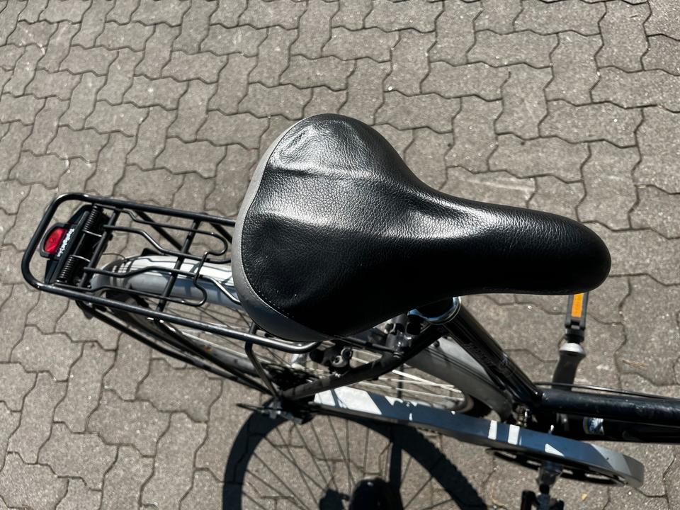 Peugeot Trekking Fahrrad 28 Zoll - Reifen u Schläuche neu in Seevetal