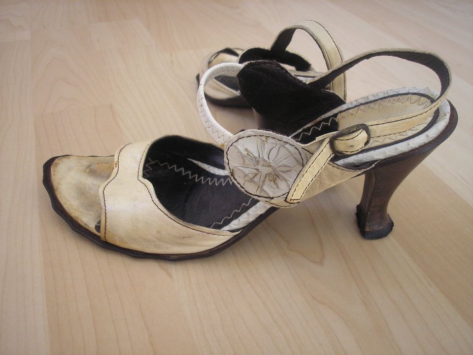 italienische Vintage Riemchen Schuhe weiß 37 Leder Pfennigabsatz in Regensburg