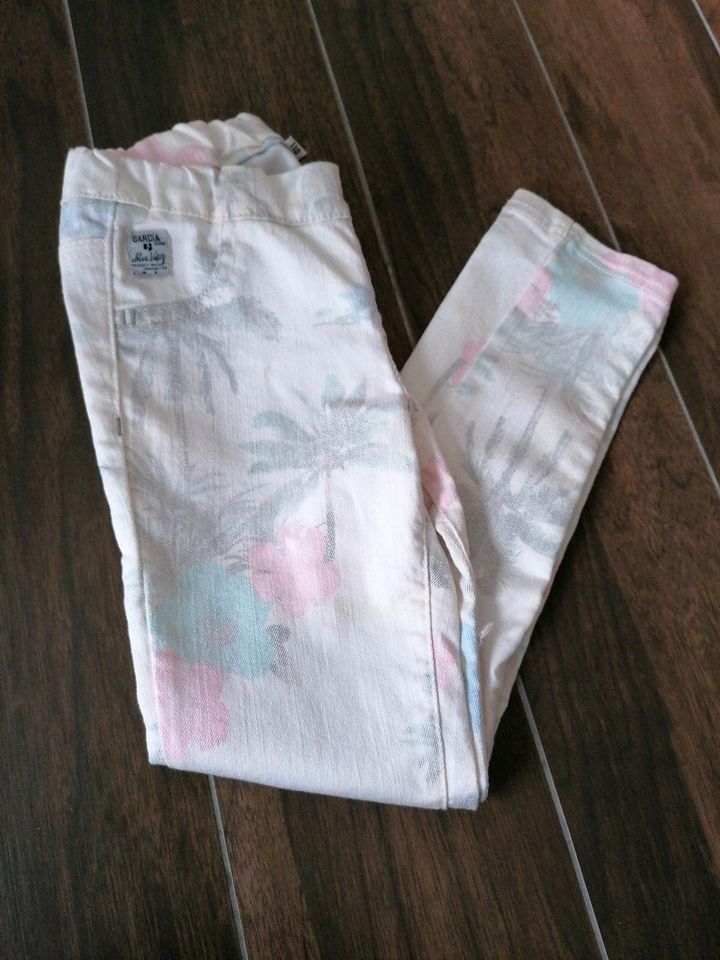 Jeggings Palmen pastell Gr 110 von Garcia in Offenburg