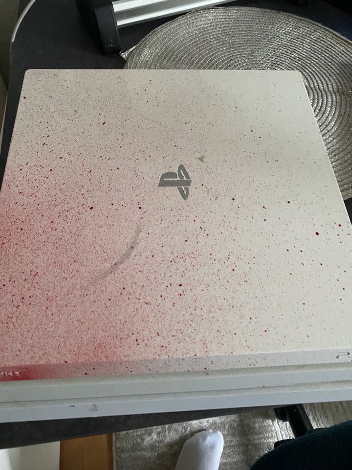 PlayStation 4 pro an Bastler in Garbsen