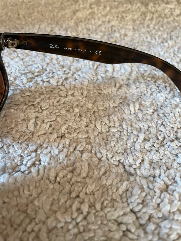 Rayban New Wayfarer Sonnenbrille RB 2132 Ray Ban in Püttlingen