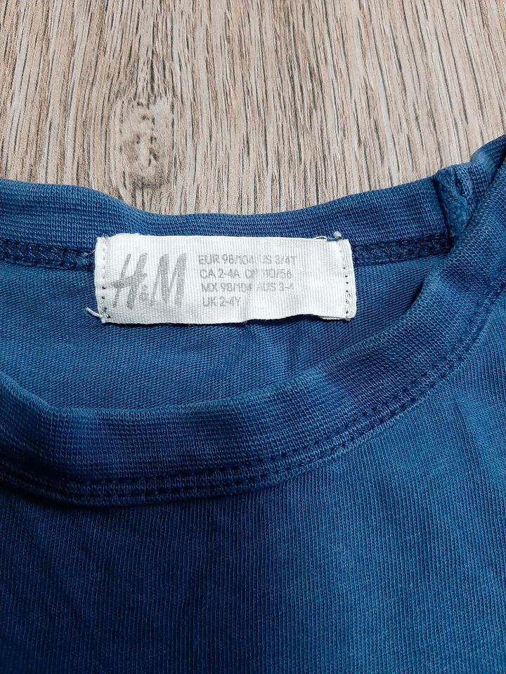 Blaues T-Shirt in Größe 98/104 von H&M in Bartenshagen-Parkentin