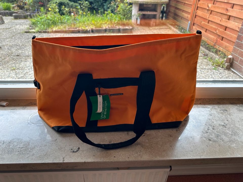 Kleine Reisetasche von Benetton neu und unbenutzt in Norderstedt