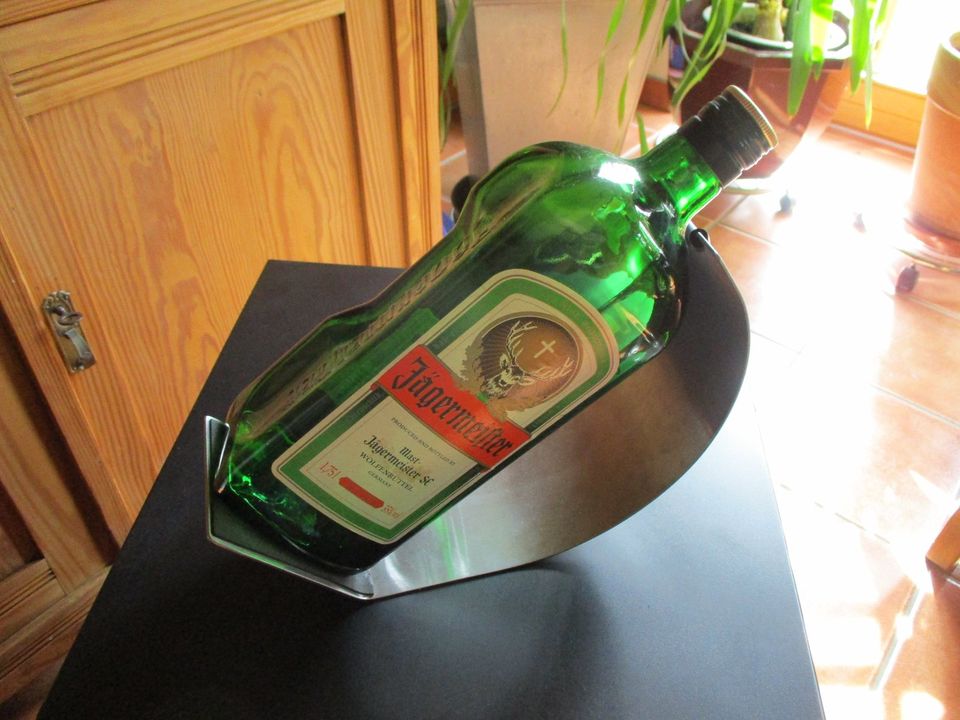 Dekorative 1,75L Flasche Jägermeister im Edelstahlhalter leer TOP in Blankenheim