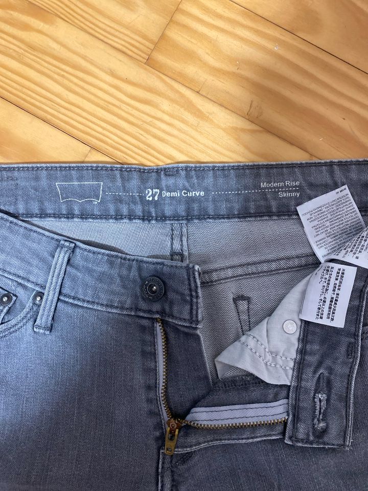 Levis Jeans modern Rise Skinny gr. 27 in Saarbrücken