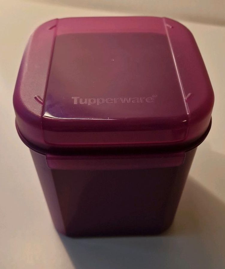 TUPPERWARE Bellevue 1,2 L lila in Leipzig