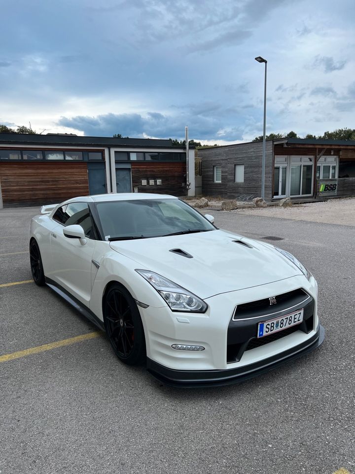 NISSAN GTR R35 Spoiler Schwert Lippe in grau lackiert in Mönchengladbach