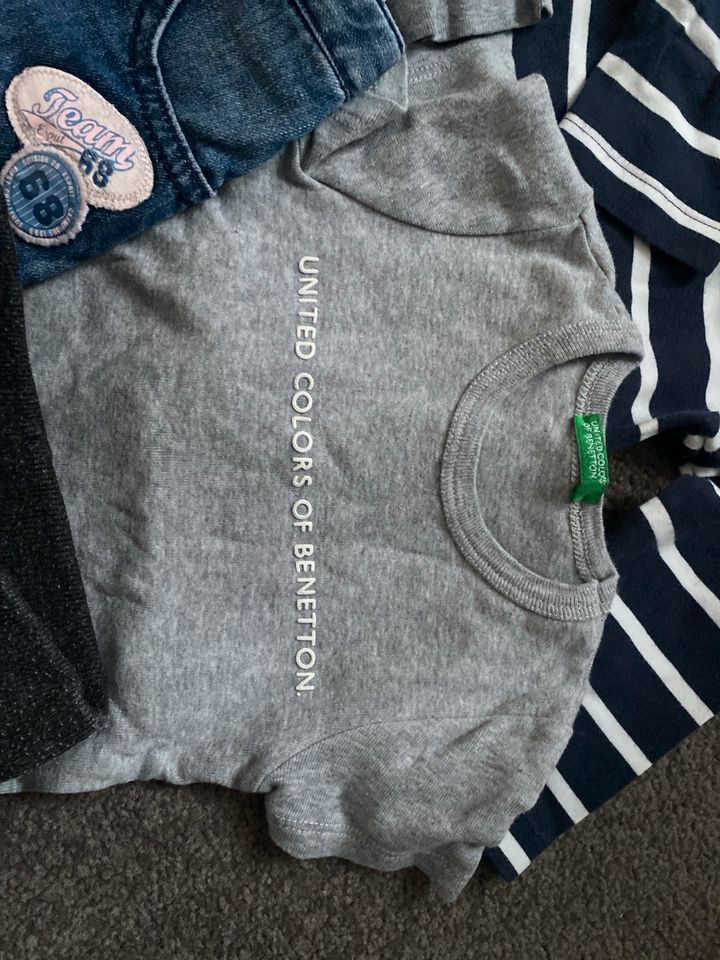 Baby Kleidung Paket Größe 74 Hosen Bodys Shirts in Waldbröl