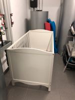 Ikea SMÅGÖRA Kinderbett Gitterbett 140x70 weiß inkl. Matratze Baden-Württemberg - Engelsbrand Vorschau