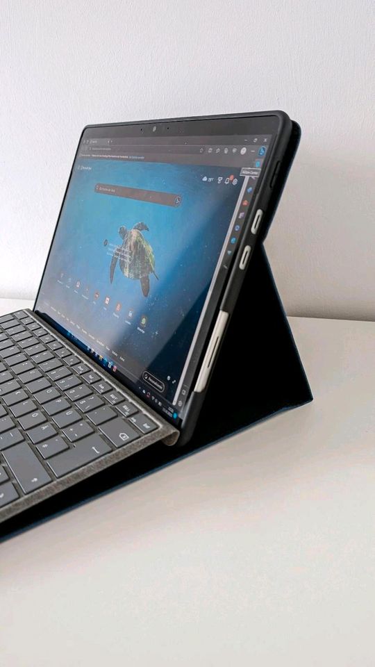 Surface 8 pro i5 256 GB mit Pen 2 & Keyboard (Microsoft)Laptop PC in Dransfeld
