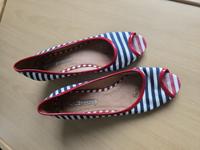 Buffalo London offene Sandalen Stoff Blau, Weiß, Rot Größe 39.5 Hessen - Schwalbach a. Taunus Vorschau