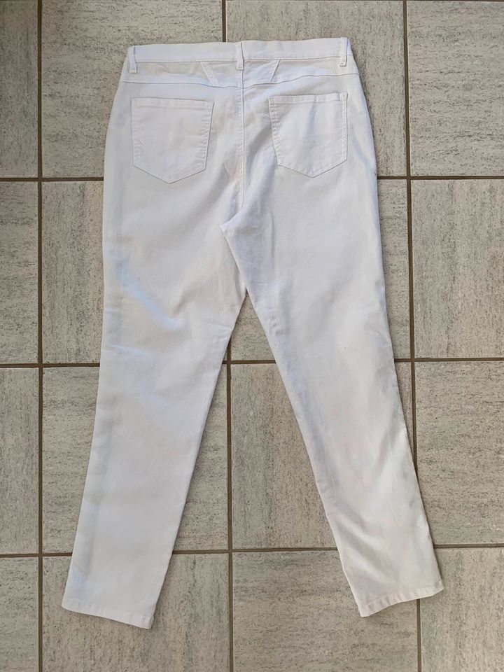 tolle Jeans von Gina Laura - Style Julia - Gr. 42/44 - Stretch in Borgentreich