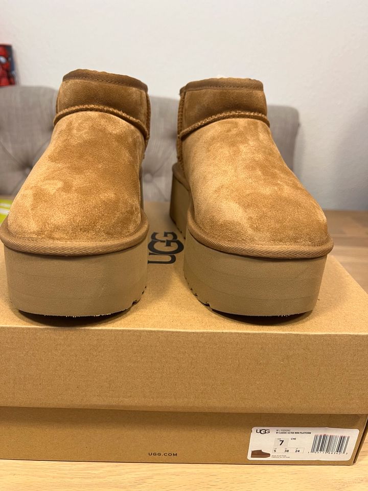 UGG Plateau-Boots CLASSIC ULTRA MINI PLATFORM in Köln