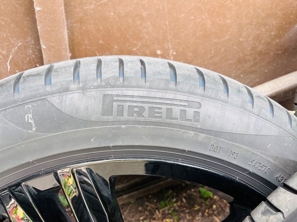 Vw Tiguan Sebring 19 Zoll Sommerräder 255/45R18 Pirelli Reifen in Dresden