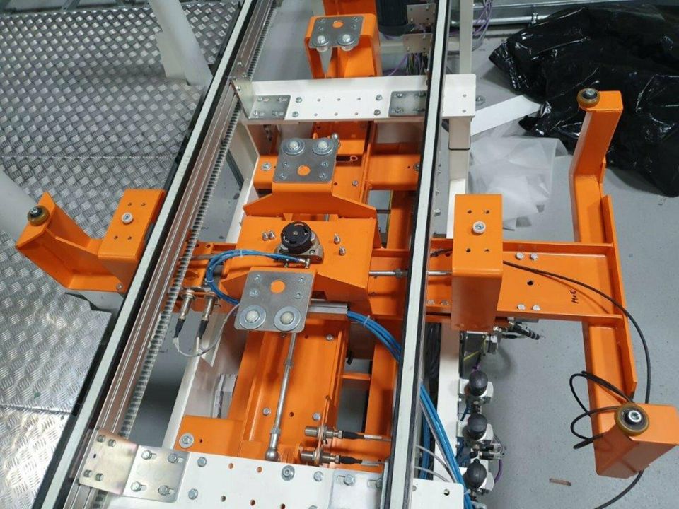 Zentrier-/Justiertisch schmal, KUKA, HV6137-M08 in Zwenkau