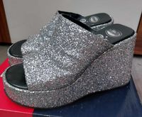 Buffalo Plateau Schuhe Gr. 40 Silber Glitzer RAR Gothic Nordrhein-Westfalen - Moers Vorschau