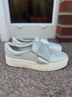 Cox Slipper Damen grau Slip-On glitzer Sneaker Leder Gr. 40 Niedersachsen - Heidenau Vorschau