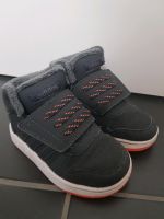 Adidas high hoops Sneaker gefüttert schwarz Gr. 26 Brandenburg - Jüterbog Vorschau