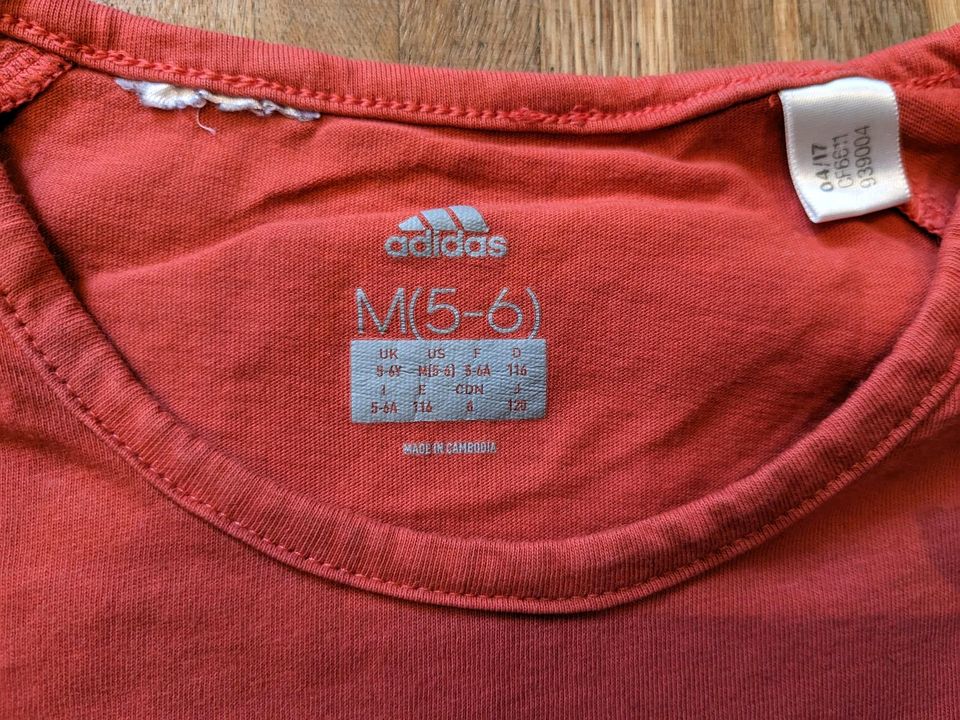 T-Shirt von Adidas Gr. 116 in Scheinfeld