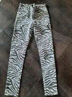 H&M Mädchen Teenie Jeans Hose Gr. 170 Animal Print wie NEU Simmern - Hunsrück Vorschau