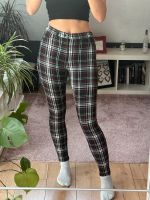 Stoffhose skinny schwarz weiß rot kariert New Yorker Größe 36 S Sachsen-Anhalt - Magdeburg Vorschau