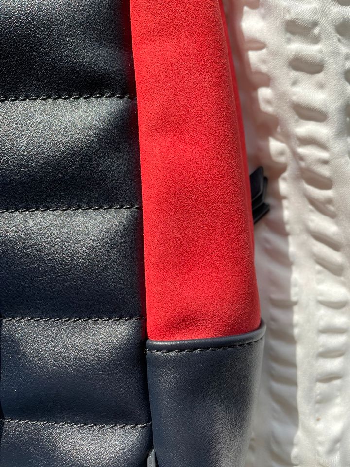 Tommy Hilfiger Rucksack, blau rot, wie neu in Kamen