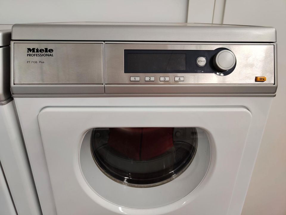 Miele Abluft Trockner Gastro PT 7136 Plus - 3 Monate Garantie in Hamburg