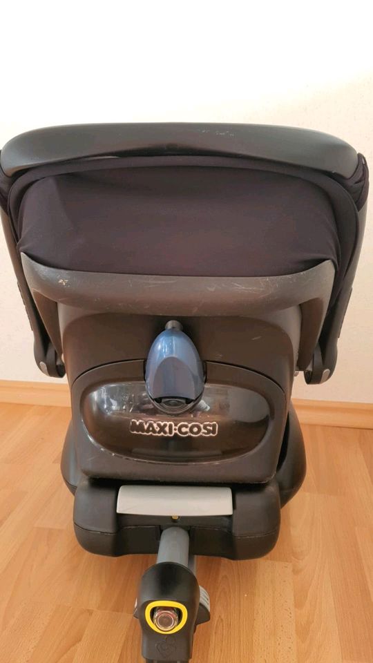 Maxi Cosi mit Isofixstation Easy fix in Aachen