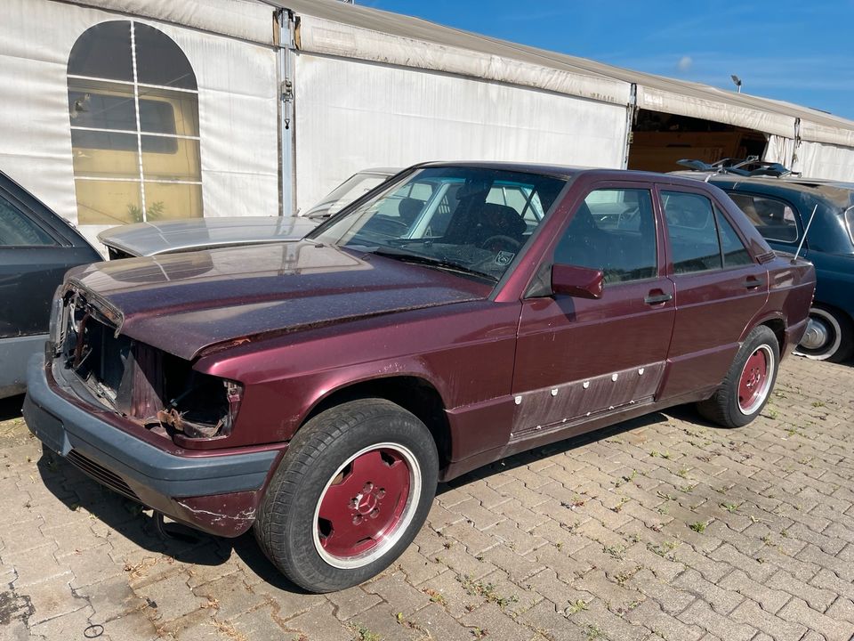 Mercedes 190 W201 Oldtimer Teile ROSSO Schlachtfest Ersatzteile in Köln Vogelsang