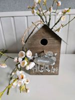 Hübsches Vogelhaus Nistkasten Haus braun weiss bemalt 14x14x22cm Nordrhein-Westfalen - Moers Vorschau