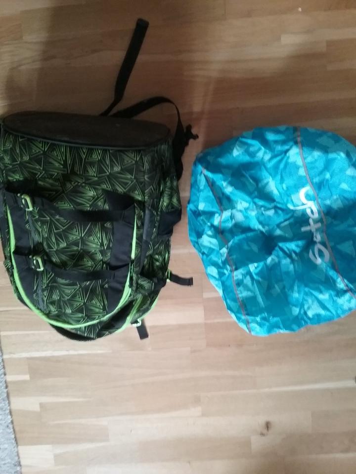 Satch Rucksack mit Regenschutz für Schule grün in Leipzig