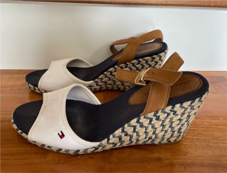 Tommy Hilfiger Espadrilles Schuhe Sandalen Größe 40 in Bremen