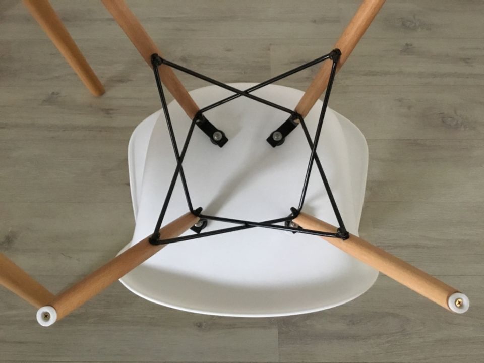 Tisch mit 4 Stühlen Kunststoff Schalensessel komplett abzugeben in Ahaus