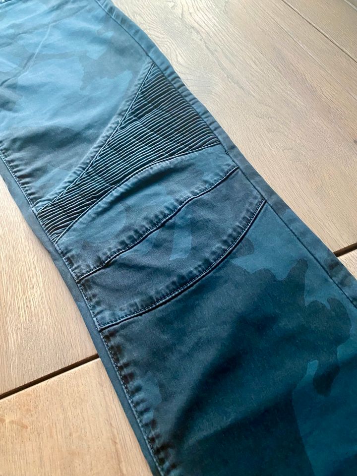 2er Set Damenjeans Camouflage blau und beige Größe M in Oldenburg