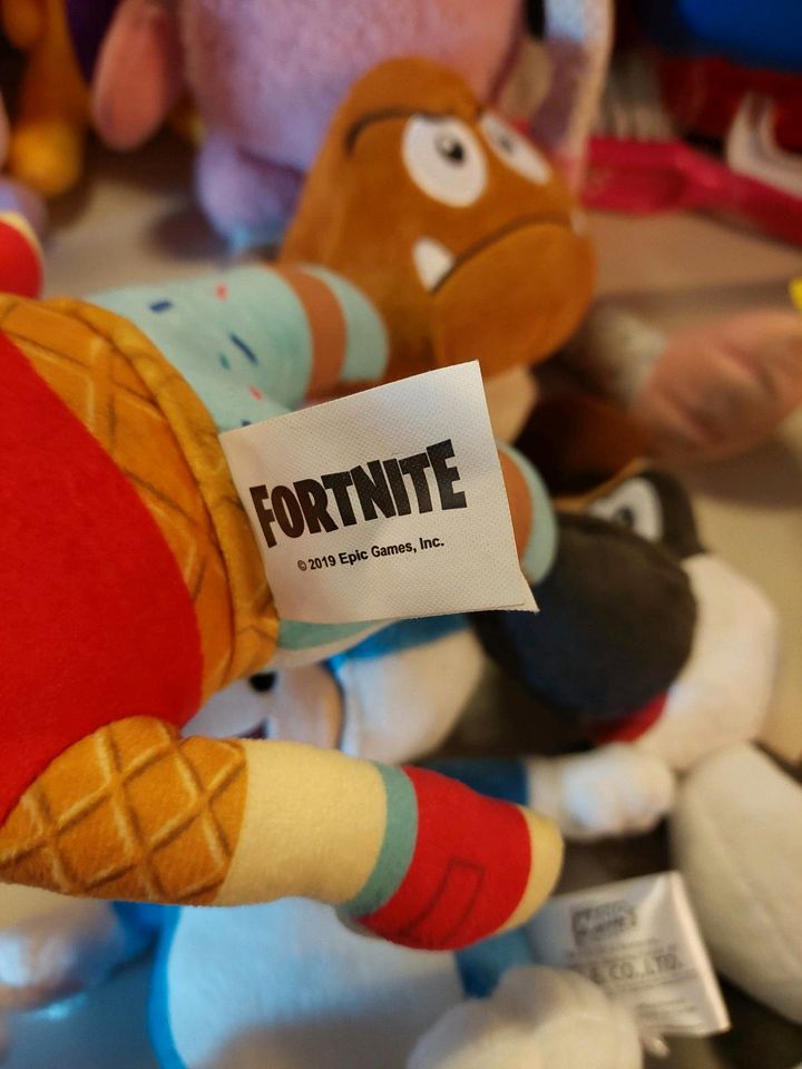 Stofftiere Nintendo Pokomon und Co in Friedelsheim