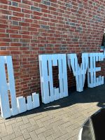 LOVE Buchstaben Paletten zu vermieten Niedersachsen - Harsefeld Vorschau