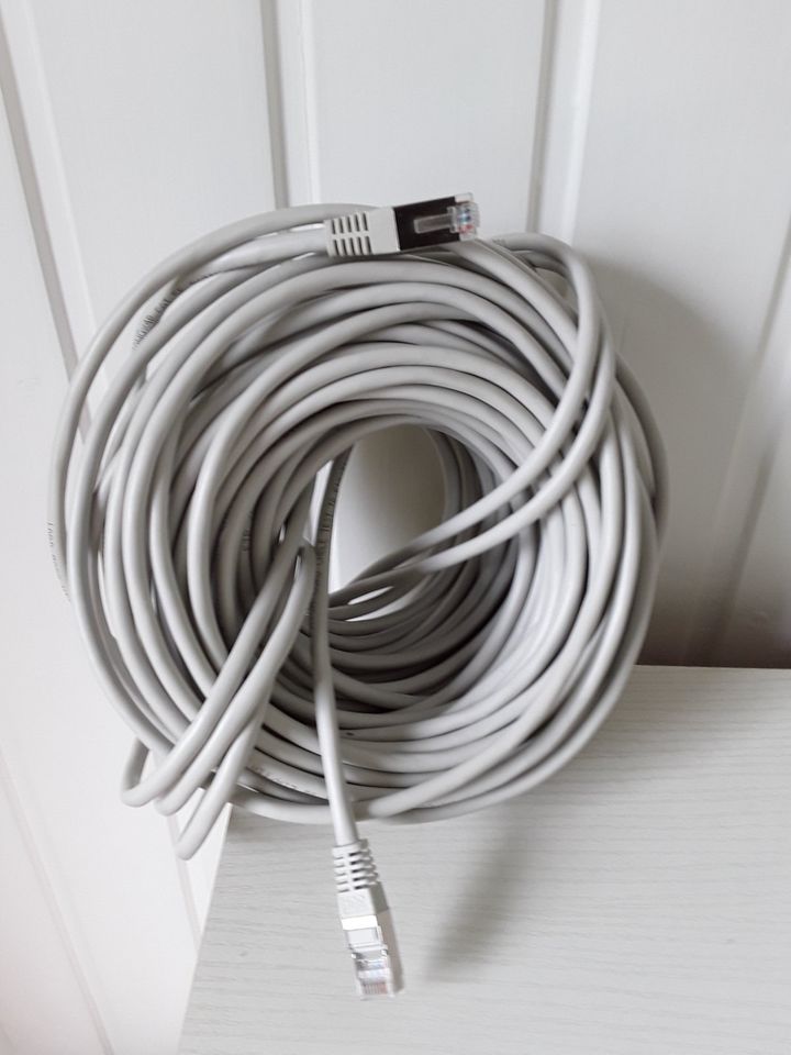 Neu  -  FTP  - Patchkabel 30  m  - 26 AWG  - in Würselen