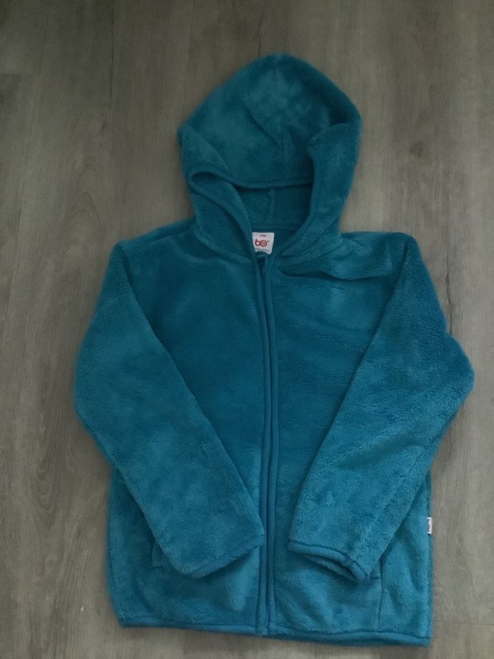 Jacke, Fleecejacke, Kuscheljacke, Plüsch, Pullover,  BO1 Gr. 104 in Halstenbek