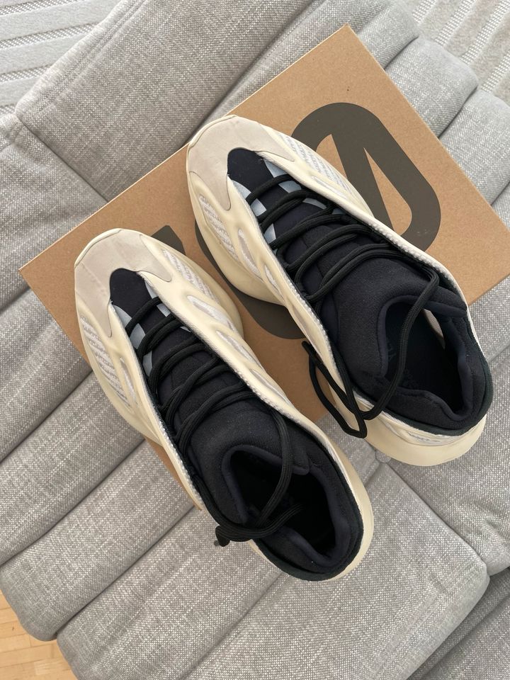 adidas Yeezy 700 V3 Azael Gr 42 US8.5 TOP ZUSTAND in Nürnberg (Mittelfr)