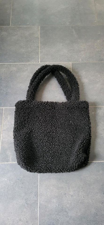 NEUE Tasche Kuscheltasche Teddytasche Schultertasche in Essenheim