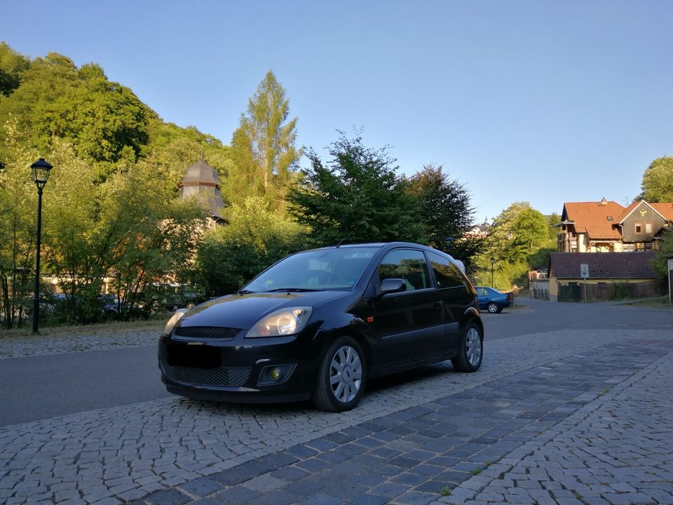Ford Fiesta Ghia 1.4 in Sangerhausen
