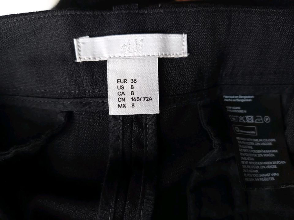 *TOP* Damen Stoff Hose mit Bügelfalte, H&M, Gr. 38, schwarz in Bünde