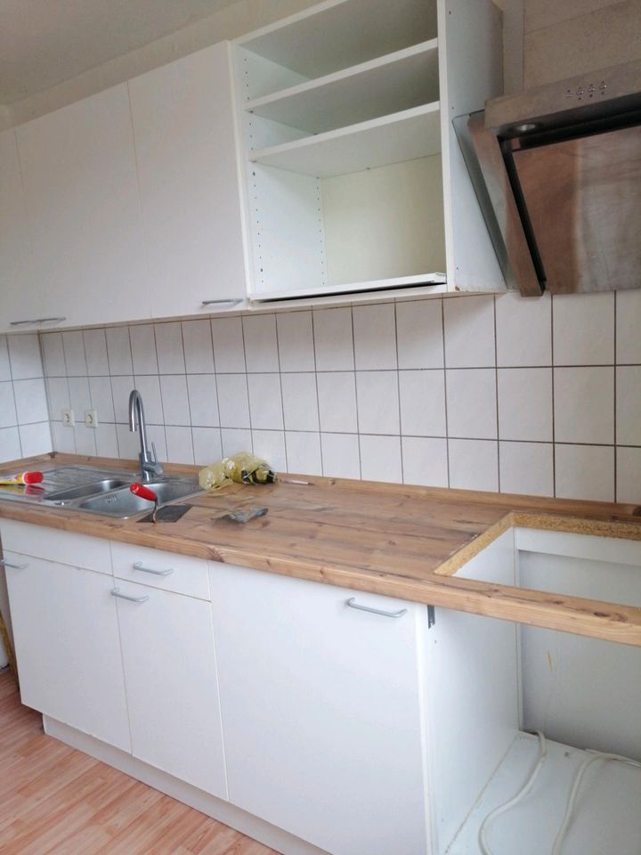 Küchenschränke, Spüle, Arbeitsplatte, Abzugshaube in Neu Ulm